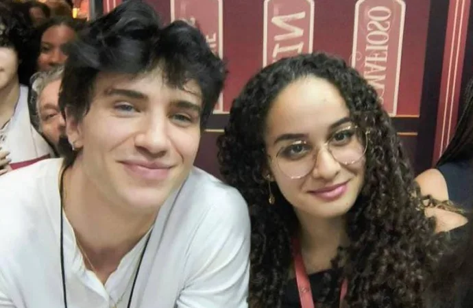 Fenômeno Literário Causa Tumulto na Bienal do Livro de São Paulo