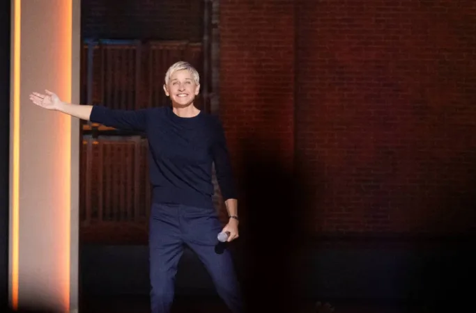 Ellen DeGeneres Ressurge: Do Escândalo ao Palco com Humor Afiado e Autorreflexão