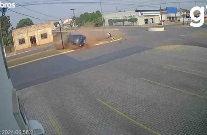 Um acidente de trânsito, ocorrido na manhã do último domingo (6), ceifou as vidas de duas irmãs e deixou outros familiares feridos