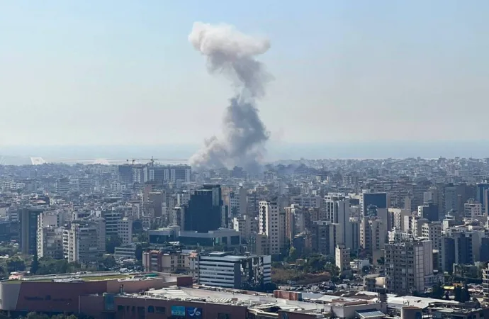Tensões Escaladas: Israel Intensifica Operações no Líbano Enquanto Hezbollah Contra-ataca