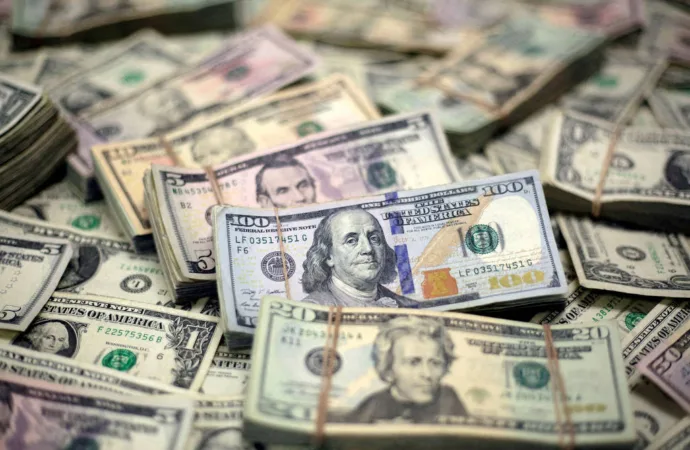Estímulos chineses decepcionantes e preocupações fiscais no Brasil impactam negativamente o cenário econômico, pressionando commodities e aumentando a volatilidade