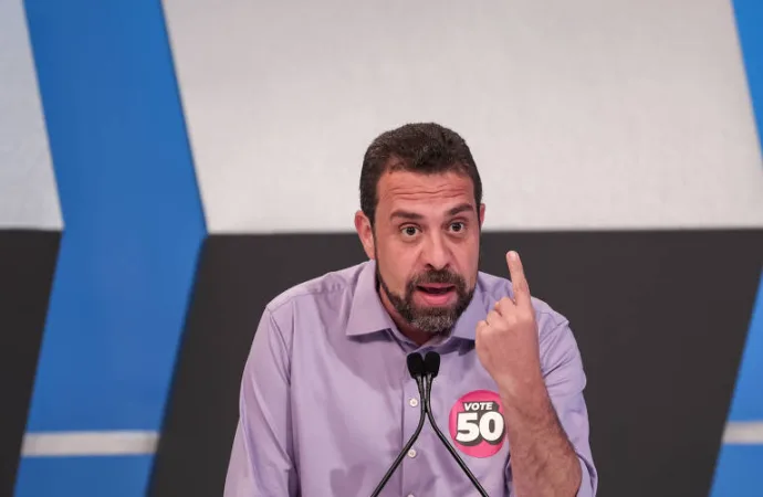 Candidato à prefeitura de São Paulo critica ausência de Nunes em debate e questiona eficácia de sua administração, apontando falta de entregas concretas