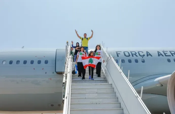 Em meio à crescente tensão no Oriente Médio, a Força Aérea Brasileira amplia sua missão humanitária, trazendo esperança a famílias de diversas nacionalidades.