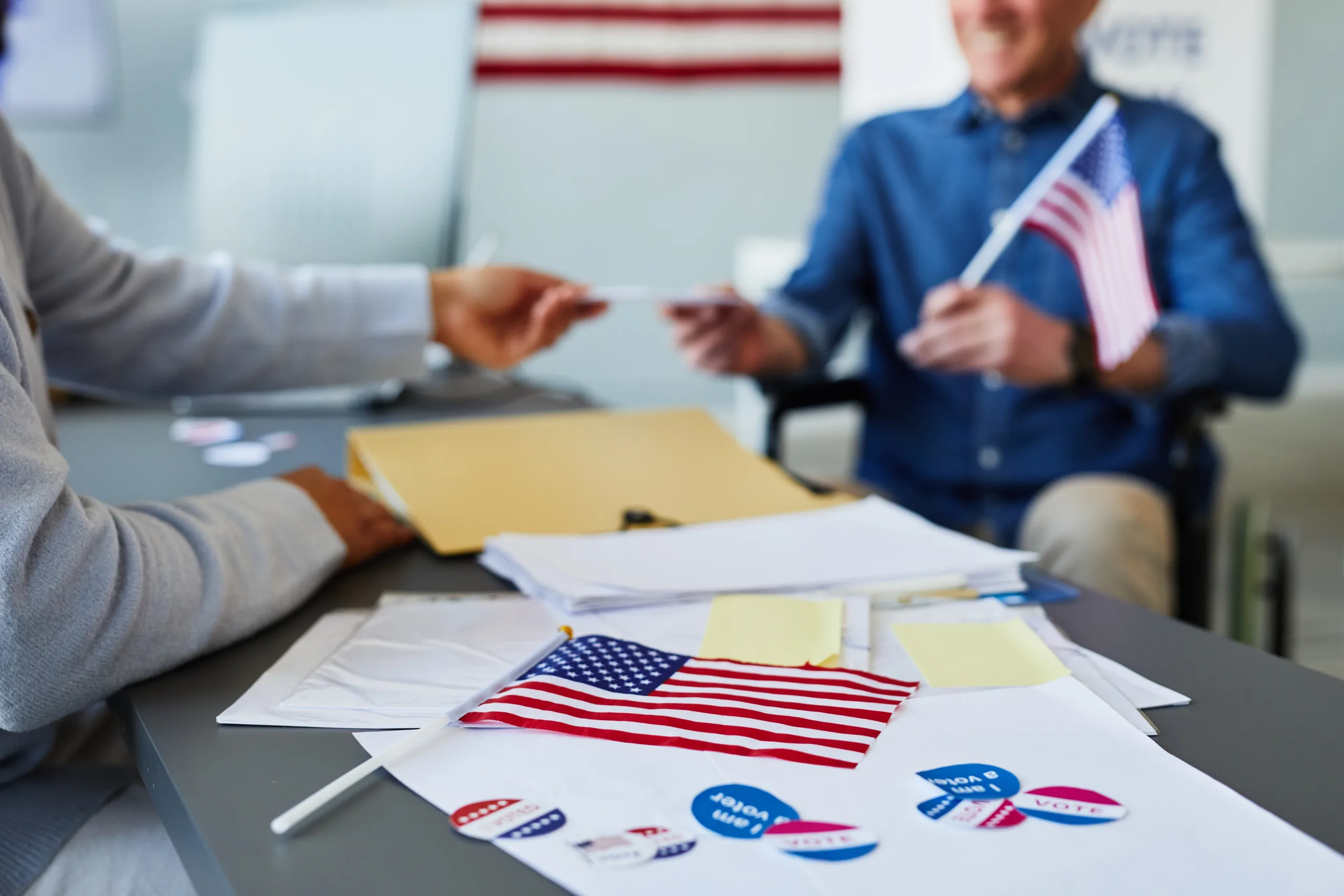 O voto nos EUA é indireto e pode não ser "decisivo" no final
