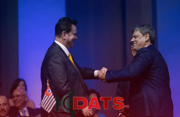 Tarcísio aumenta emendas e favorece aliados em ano de eleições