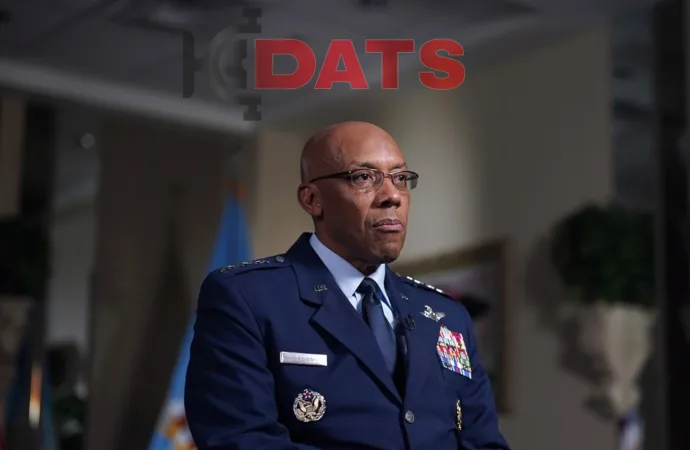 Impacto Profundo no Pentágono: Trump redefine liderança militar e Gera Polêmica