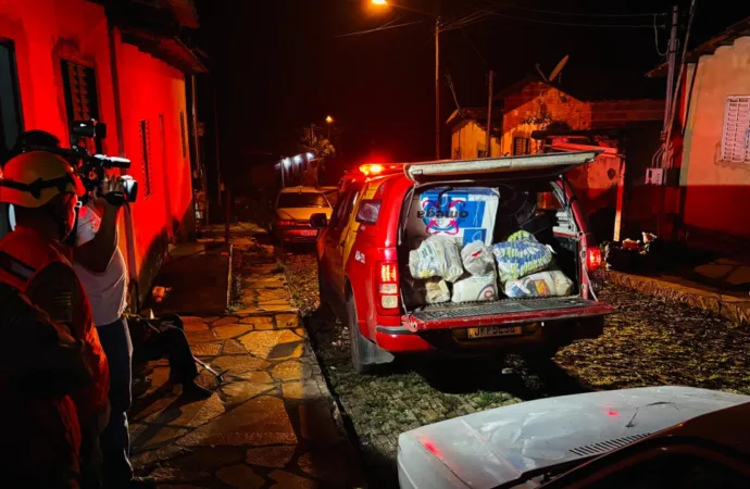 Vítimas de enchente recebem assistência em Pirenópolis