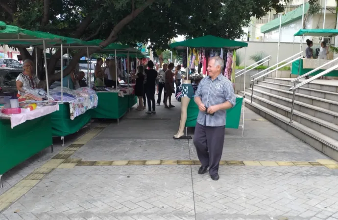 Feirinha de aposentados e palestras marcam Dia da Mulher