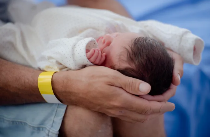 Bebês sairão com identidade de maternidades em Goiás