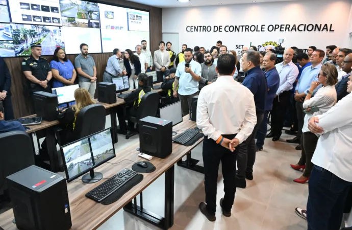 Prefeito Sandro Mabel inaugura central que amplia segurança e mobilidade na capital