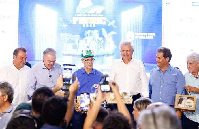 Caiado defende união do setor rural para garantia de estabilidade financeira do agronegócio