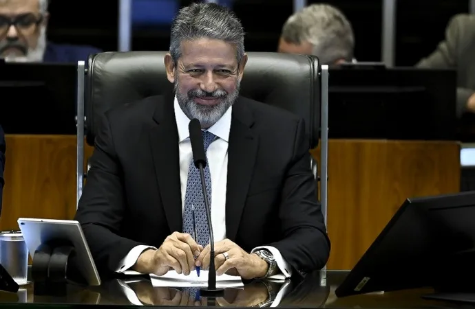 Lira será relator de projeto que eleva isenção do IR para até R$ 5 mil na Câmara