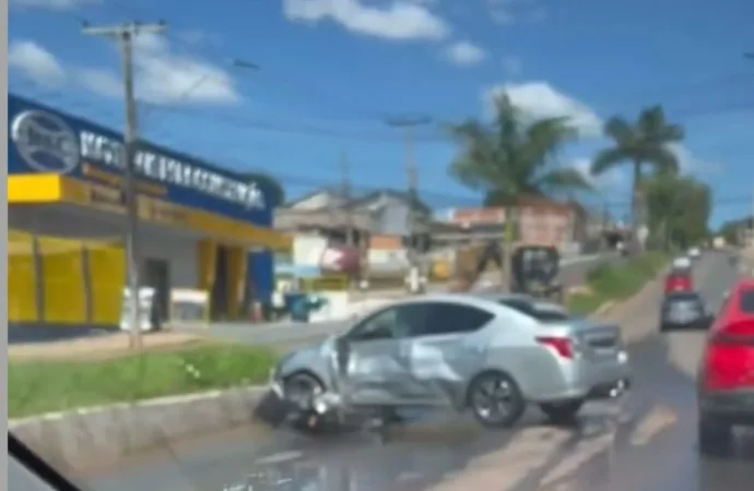 Acidente entre carro e moto é registrado na baixada do Veiga Jardim, em Aparecida de Goiânia