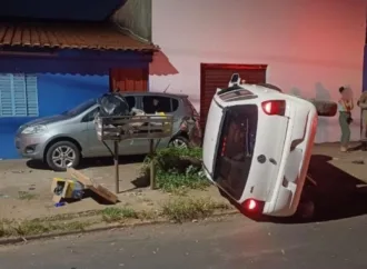 Motorista bêbado atropela idosa enquanto varria calçada em Goiânia