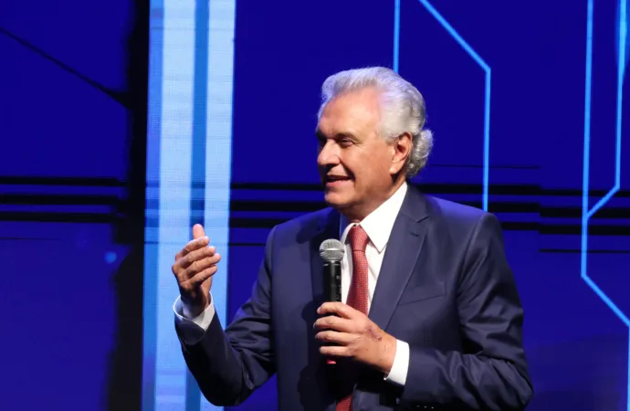 Caiado propõe lei que incentiva o desenvolvimento da inteligência artificial no estado