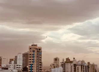 Nuvem de poeira encobre o céu de Goiânia