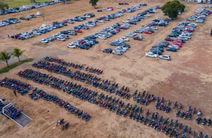 Detran-GO realiza leilão com cerca de 700 veículos disponíveis