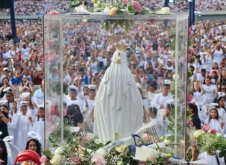 Mais de 60 mil fiéis participam do Totus Tuus em Goiânia
