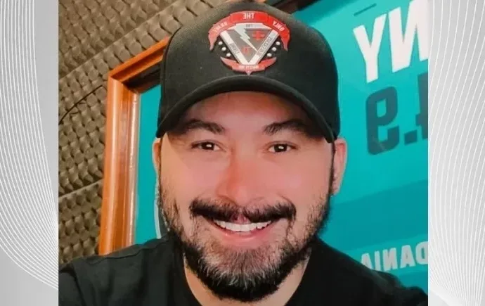 Radialista é assassinado por homem encapuzado durante programa ao vivo no Pará