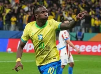 Racismo contra Vini Jr: Justiça da Espanha condena quatro torcedores por boneco “enforcado”