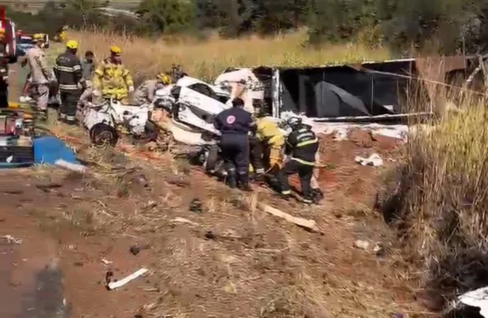 Bombeiros em Nerópolis atendem grave acidente de trânsito