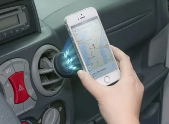 Goiânia regulamenta uso de celular em suportes fixos no trânsito