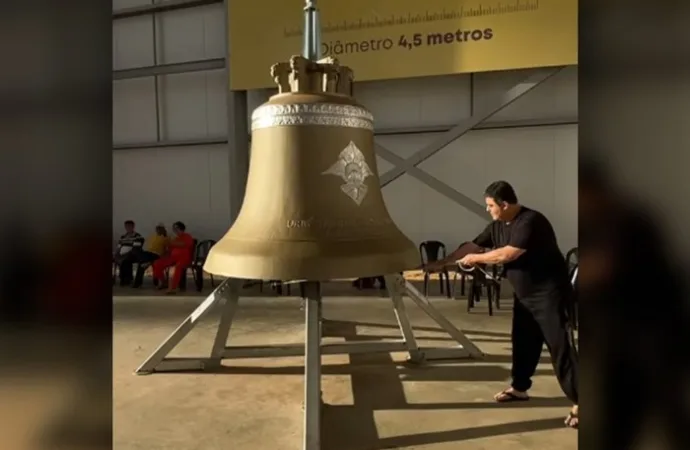 Vox Patris: Pabre Robson badala sino cinco anos depois de ser afastado por operação em Trindade; vídeo