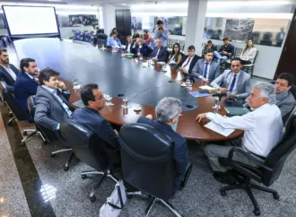 Caiado cobra reação do governo federal contra tarifaço dos Estados Unidos