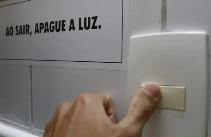 Conta de luz fica mais cara em agosto