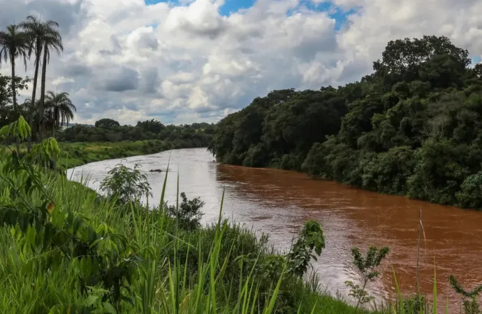 Aumenta risco em barragem de rejeitos, e Brumadinho evacuará área