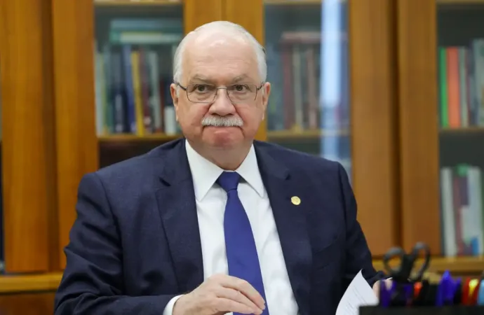 Edson Fachin é eleito presidente do STF; Moraes será o vice