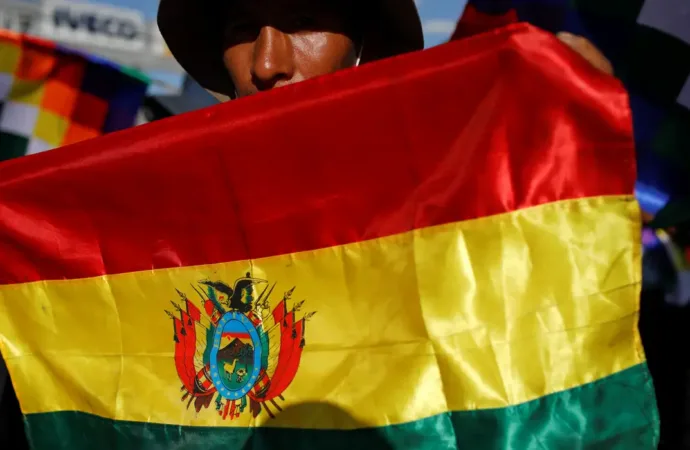 Bolívia: direita lidera pesquisas para presidência após 19 anos