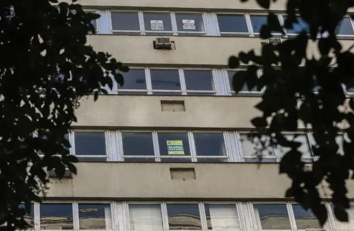 Parcela de famílias que pagam aluguel sobe 25% em 8 anos, mostra IBGE