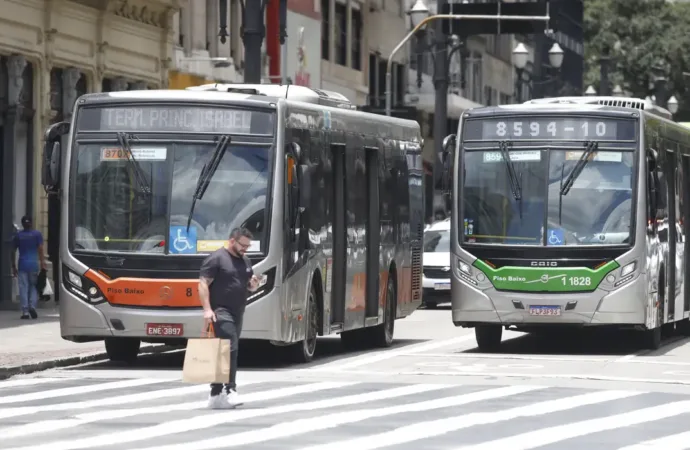 Setor de serviços cresce 0,3% em junho e atinge patamar recorde