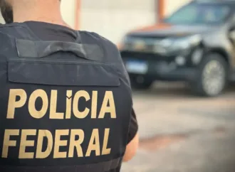 Funcionários e ex-funcionários da Caixa são alvos de operação da PF