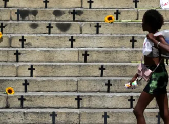 Casos de feminicídio por arma de fogo aumentam em 2025 no país