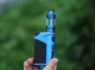 Plataformas devem remover propagandas de cigarros eletrônicos em 48h