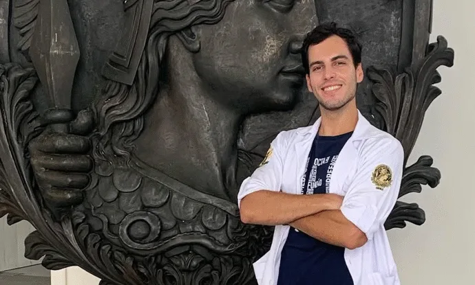 Estudante de medicina descobre ter sido dado como morto há dois anos pelo SUS; vídeo