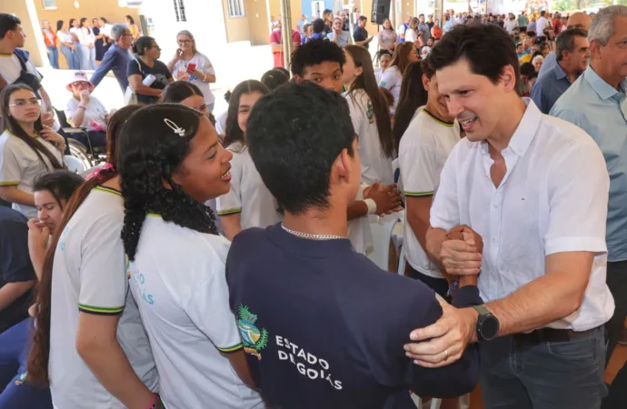 Daniel Vilela entrega 89 casas a custo zero