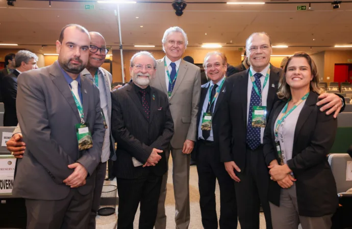 Caiado destaca papel dos médicos na saúde de qualidade durante celebração dos 80 anos do CFM