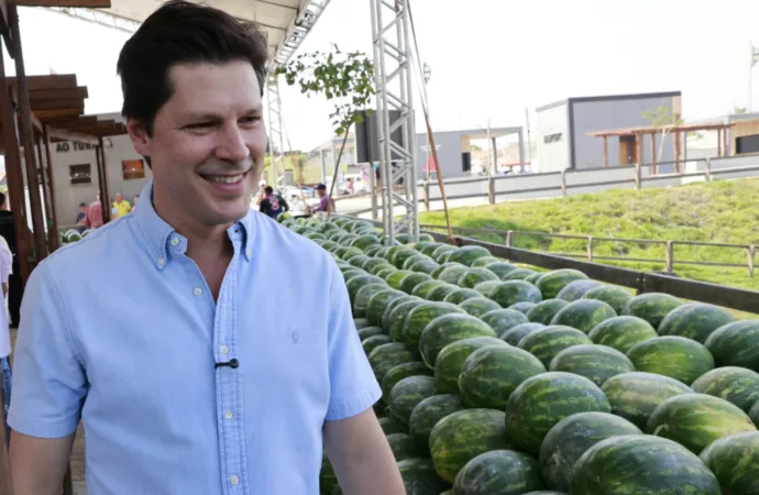 Daniel Vilela celebra tradição e produção agrícola na Festa da Melancia em Uruana