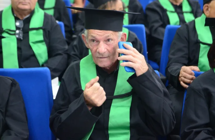 Goiás Social abre 600 vagas para curso gratuito de inclusão digital para idosos em 15 cidades