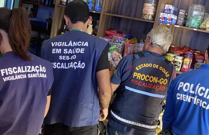 Governo de Goiás autua 19 estabelecimentos durante operação integrada para combater falsificação de bebidas