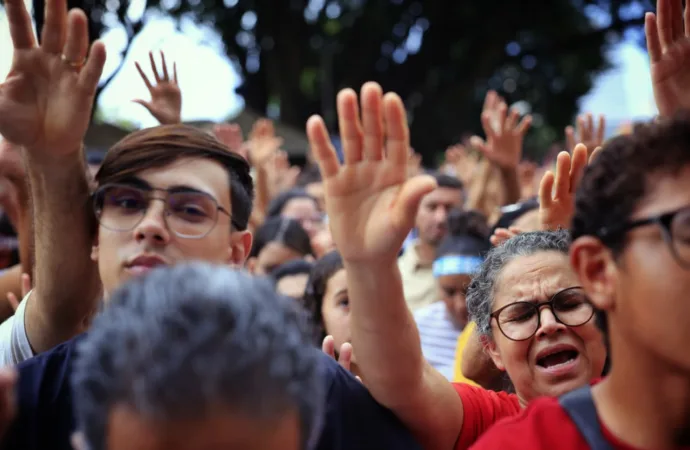 Em Anápolis, Caiado e Gracinha prestigiam Marcha Para Jesus 2025